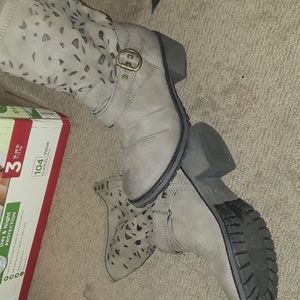 Roxy Boots: Size 7 1/2 - 8